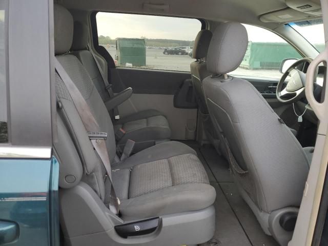 2009 Chrysler Town & Country LX