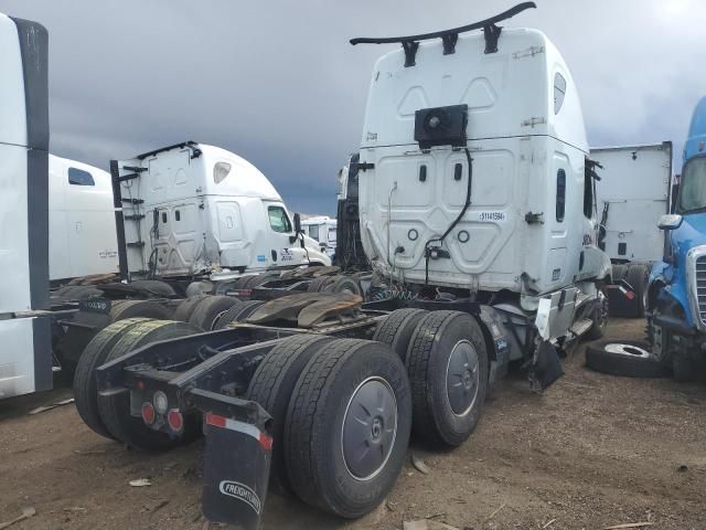 2022 Freightliner Cascadia 126