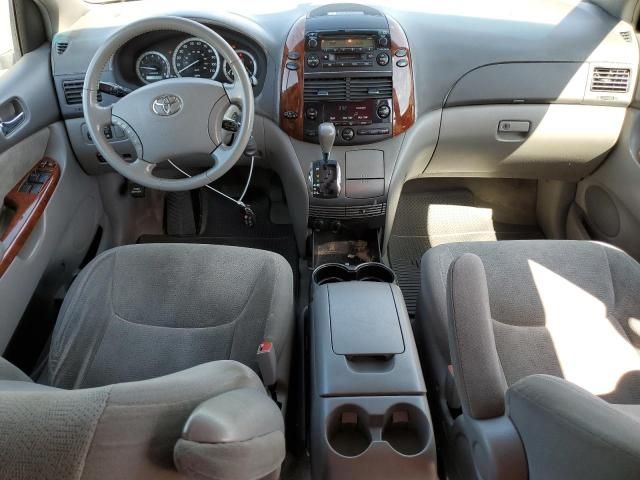 2004 Toyota Sienna XLE