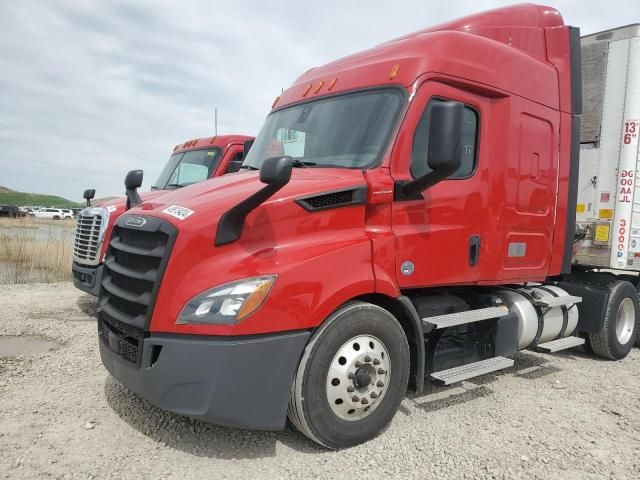 2020 Freightliner Cascadia 116