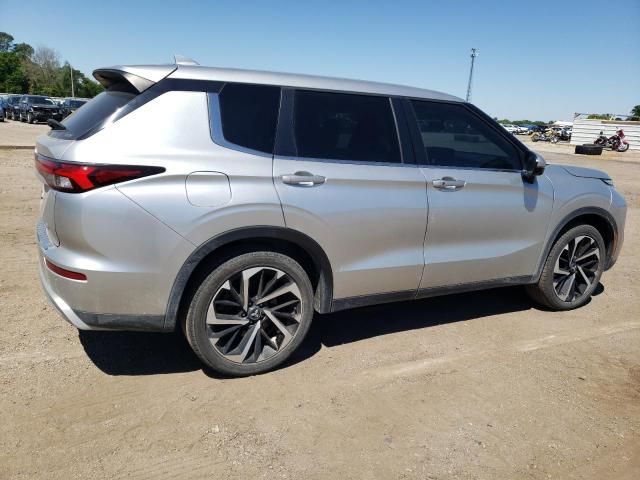 2022 Mitsubishi Outlander SE