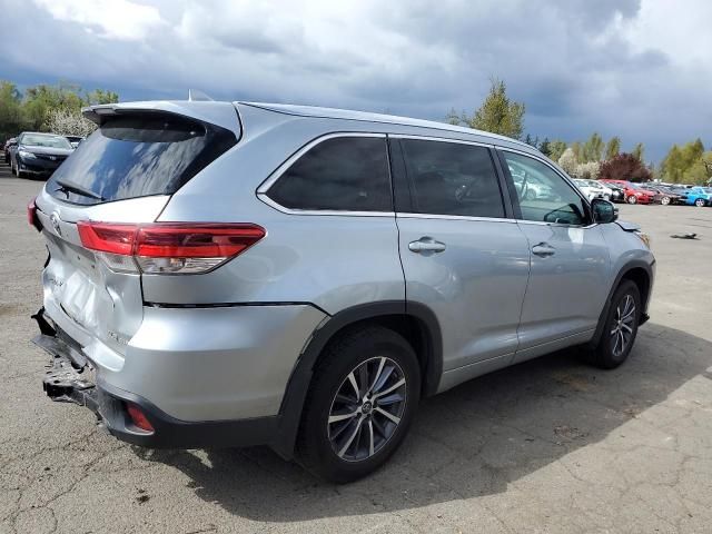 2017 Toyota Highlander SE