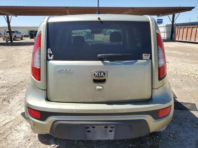 2013 KIA Soul +