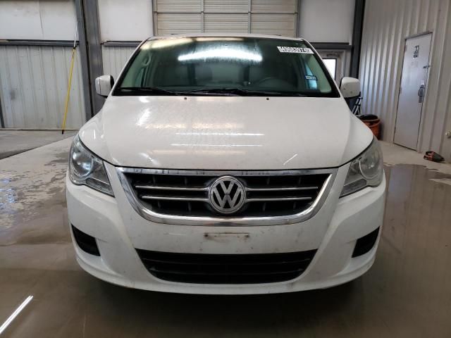 2014 Volkswagen Routan SE