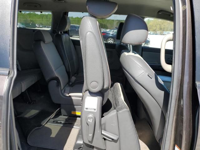 2017 KIA Sedona LX