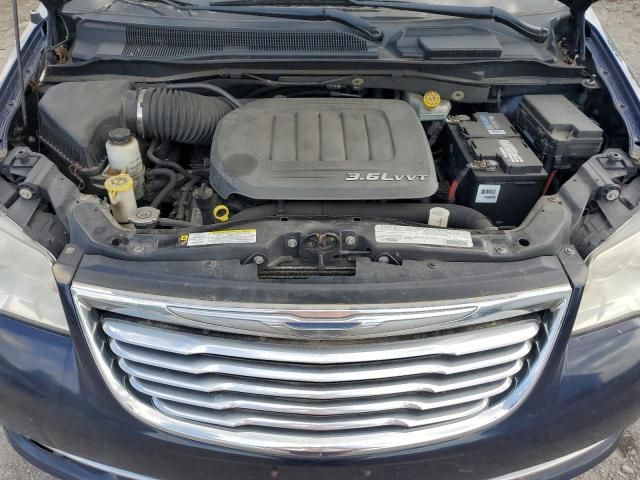 2012 Chrysler Town & Country Touring L