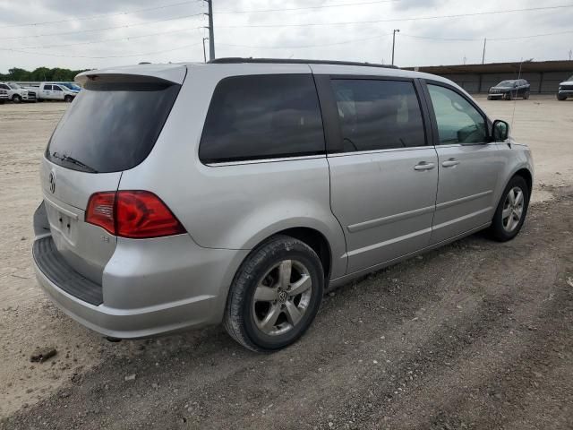 2011 Volkswagen Routan SE