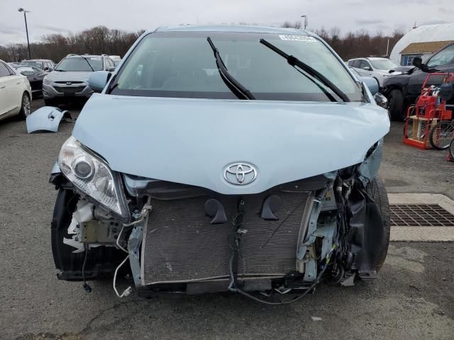 2017 Toyota Sienna XLE