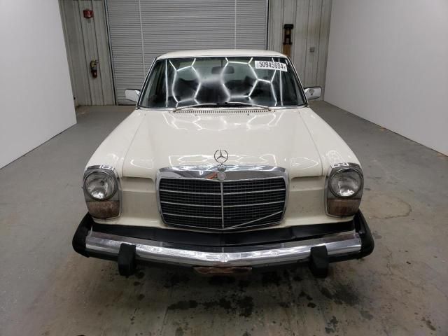 1975 Mercedes-Benz 240 D