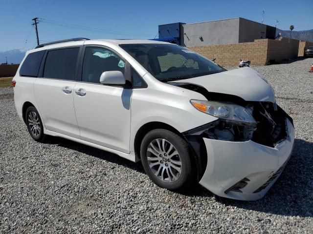 2018 Toyota Sienna XLE