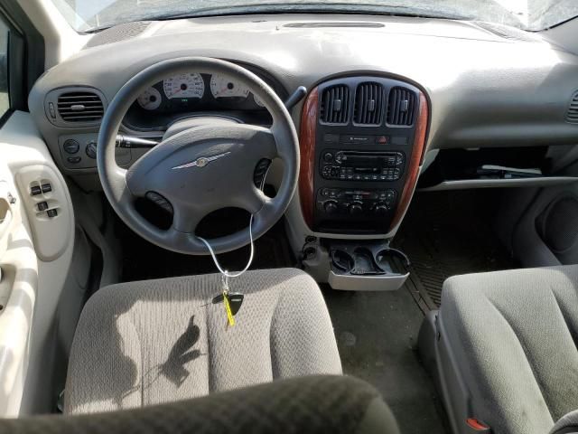 2005 Chrysler Town & Country LX