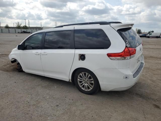 2013 Toyota Sienna XLE