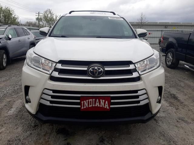 2018 Toyota Highlander SE