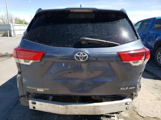 2019 Toyota Highlander SE