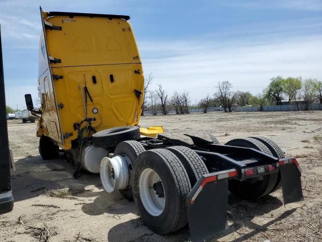 2019 Freightliner Cascadia 126