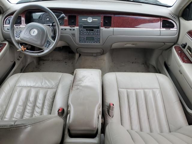 2004 Lincoln Town Car Executive