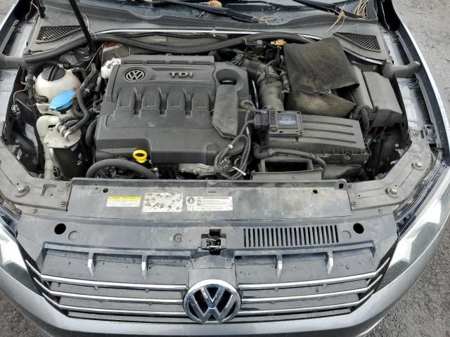 2015 Volkswagen Passat SEL