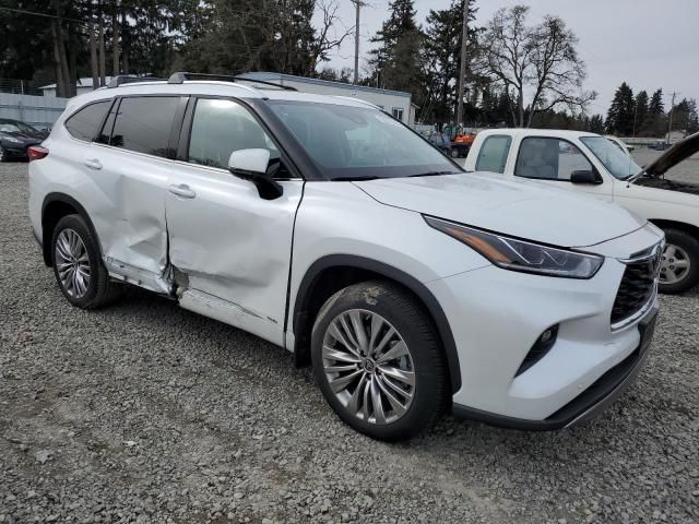 2022 Toyota Highlander Hybrid Platinum