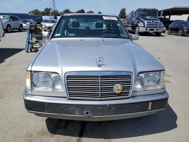 1995 Mercedes-Benz E 320 Base