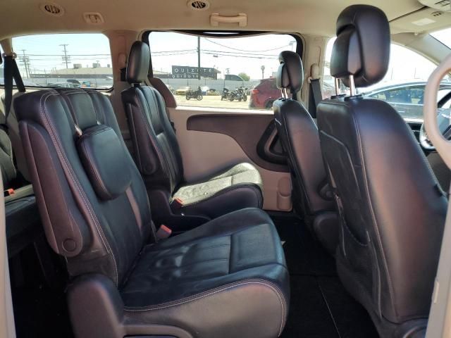 2012 Chrysler Town & Country Touring