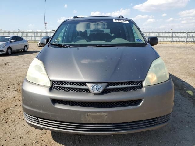 2004 Toyota Sienna CE