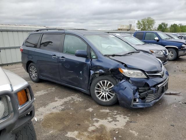 2020 Toyota Sienna XLE