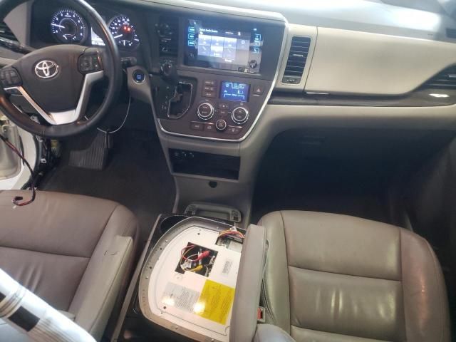 2016 Toyota Sienna XLE