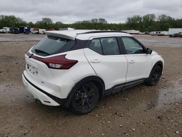 2022 Nissan Kicks SR