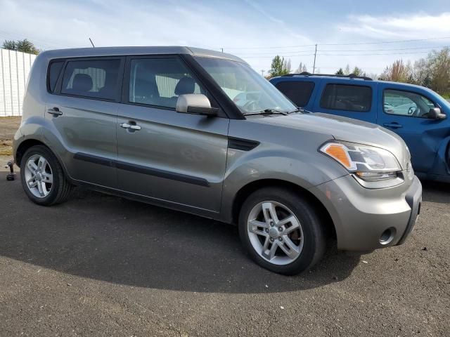 2011 KIA Soul +