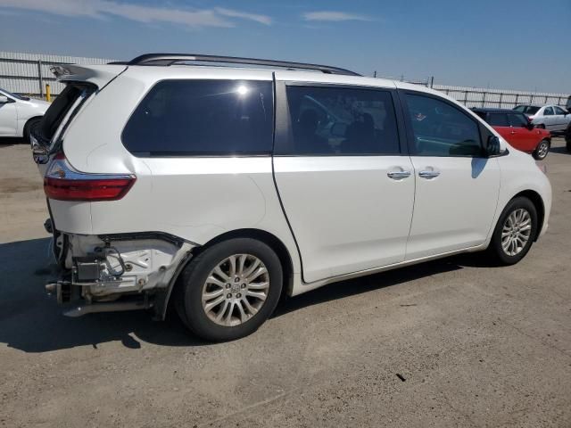 2017 Toyota Sienna XLE