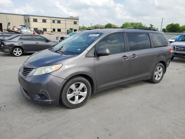 2014 Toyota Sienna LE