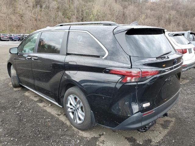 2022 Toyota Sienna XLE