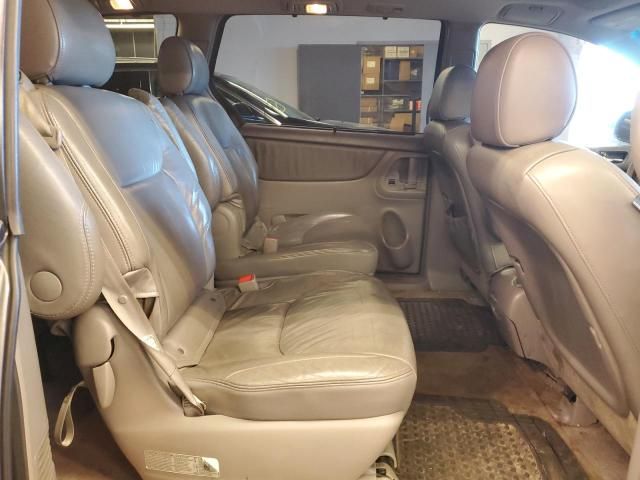 2005 Toyota Sienna XLE