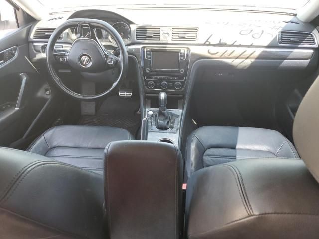 2016 Volkswagen Passat SEL