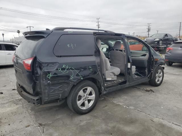 2019 Toyota Sienna LE