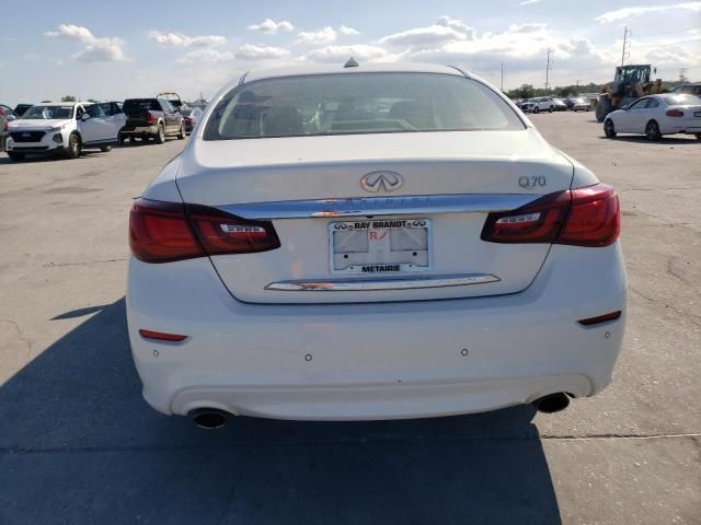 2015 Infiniti Q70 3.7