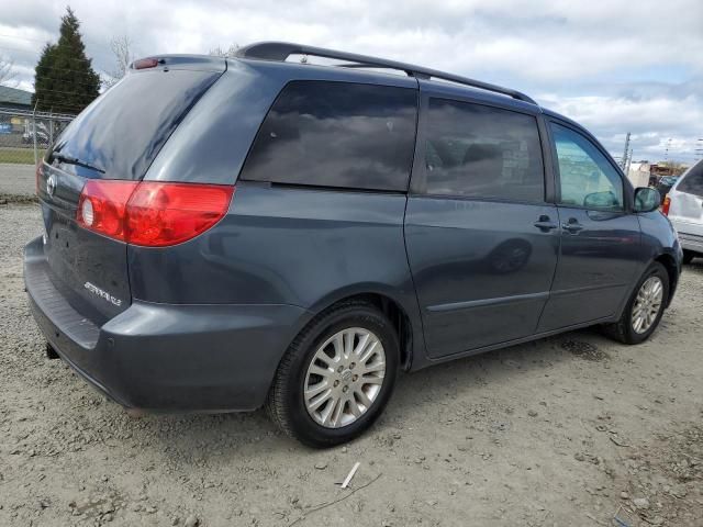 2010 Toyota Sienna XLE