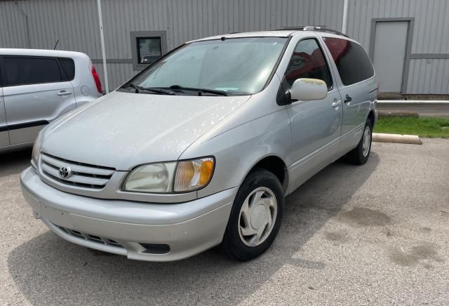 2003 Toyota Sienna LE