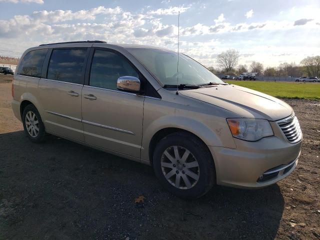 2011 Chrysler Town & Country Touring L