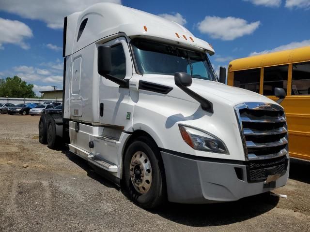 2020 Freightliner Cascadia 126