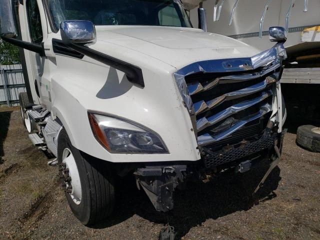 2020 Freightliner Cascadia 126