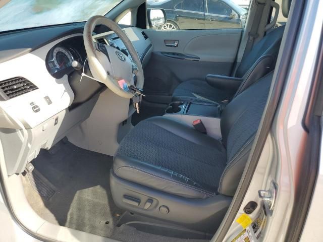 2011 Toyota Sienna Sport