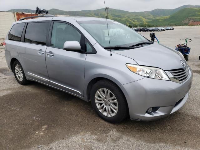 2013 Toyota Sienna XLE