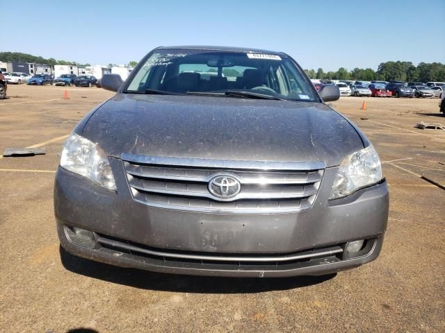 2005 Toyota Avalon XL