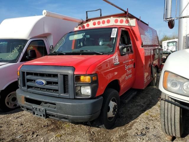 2016 Ford Econoline E350 Super Duty Cutaway Van