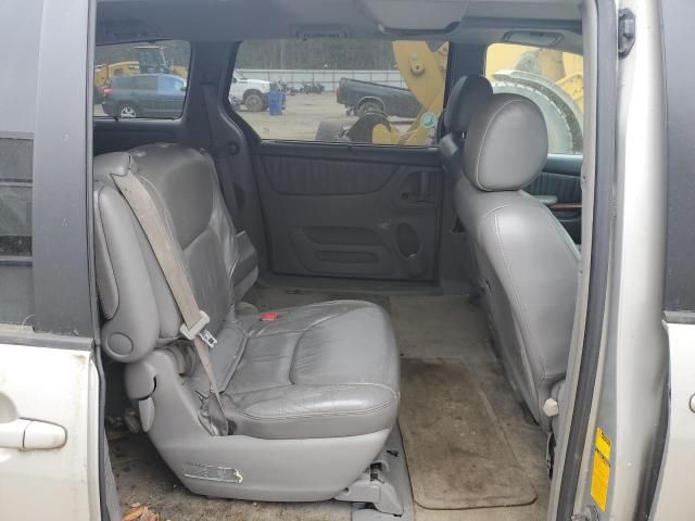 2004 Toyota Sienna XLE