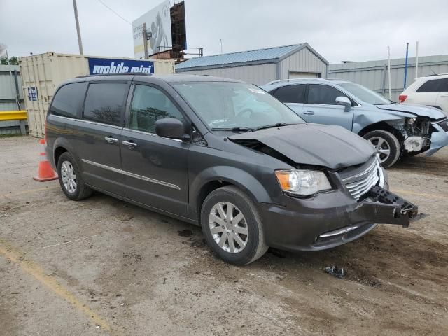 2016 Chrysler Town & Country Touring