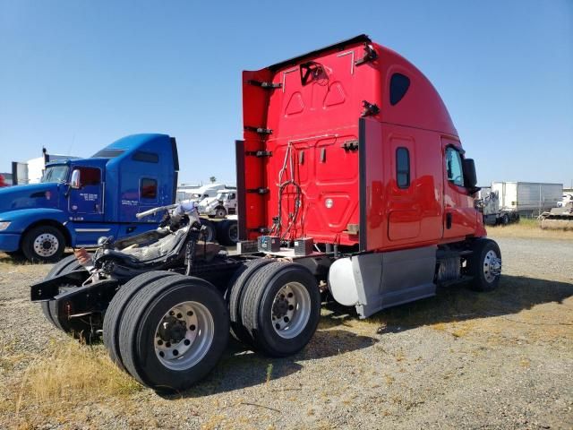 2018 Freightliner Cascadia 126