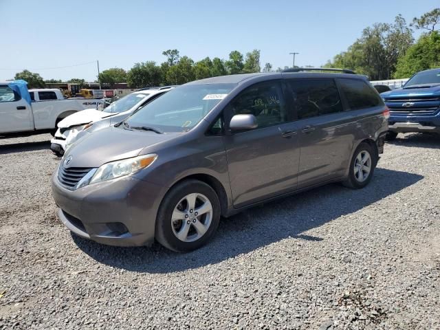 2011 Toyota Sienna LE