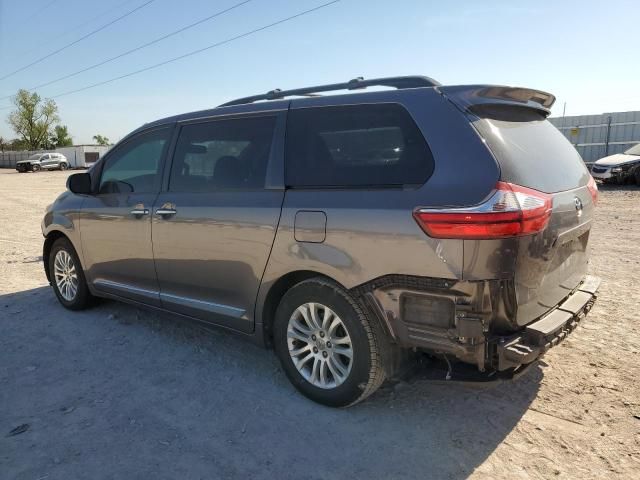 2017 Toyota Sienna XLE